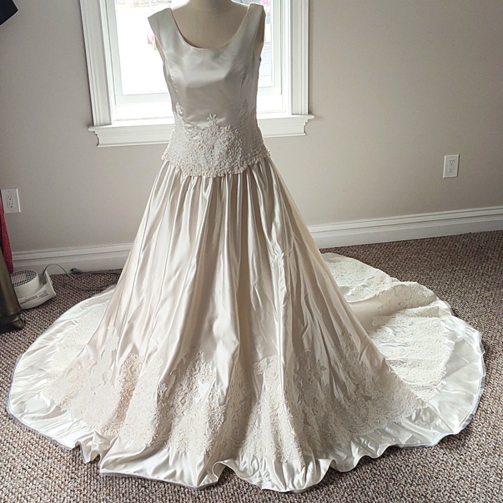Mon Cheri wedding dress size 12
